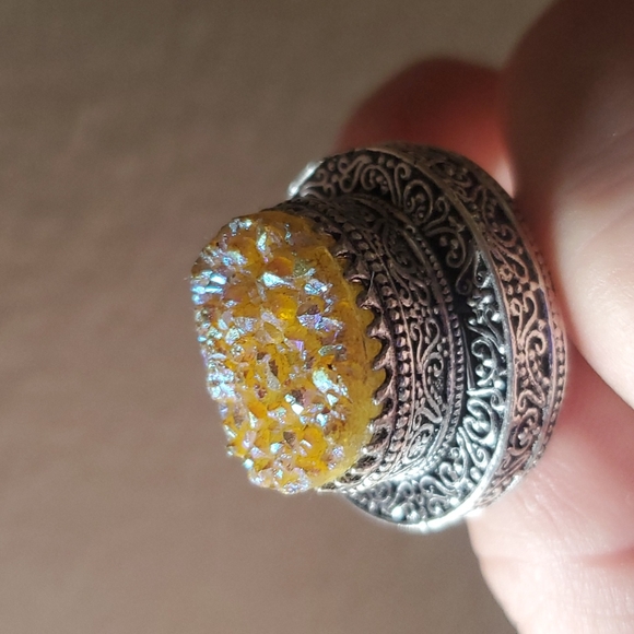 New Yellow Titanium Crystal Druzy 925 Silver Statement Ring. - Picture 12 of 16